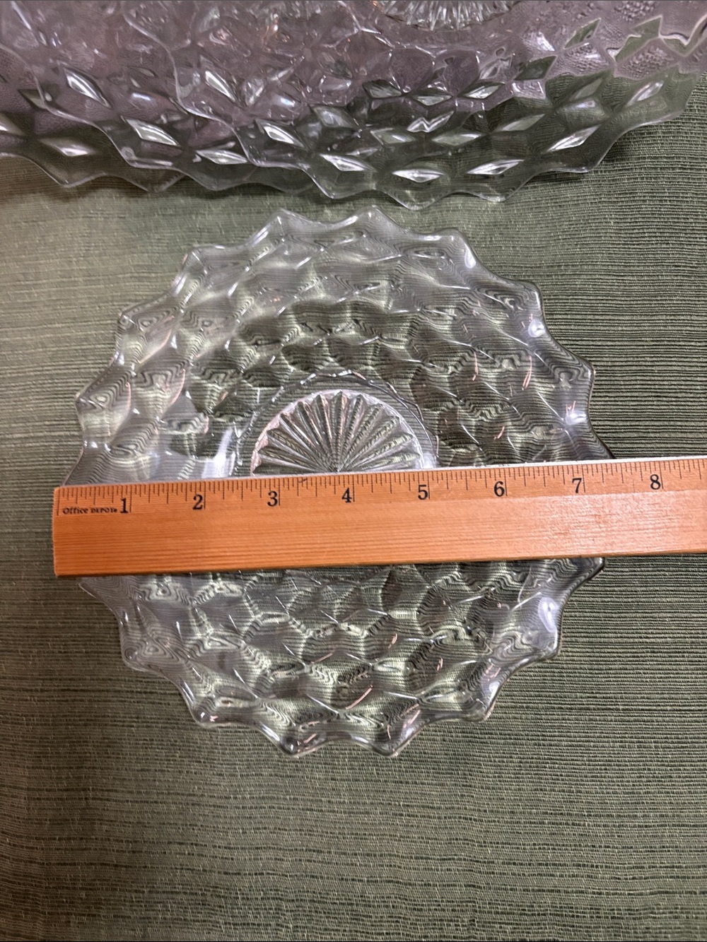 Clear Pressed Glass Starburst Plates - Set of 4 - Picture 3 of 5
